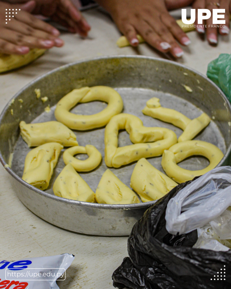 Tradicional Chipa Apo en la UPE: Compartiendo y Reanimando la Cultura